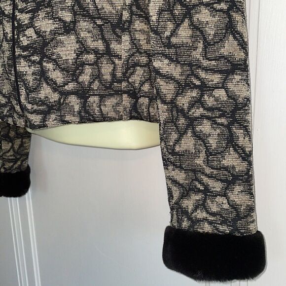 Emil Rutenberg tan & black cropped jacket with faux fur collar & cuffs - Picture 3 of 9